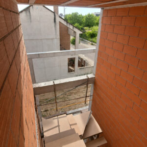 019_Escalera Muros