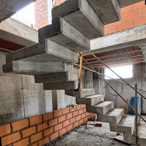 023B_Escalera Sotano 01