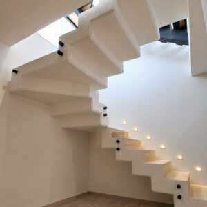 030_Escalera Sotano 02